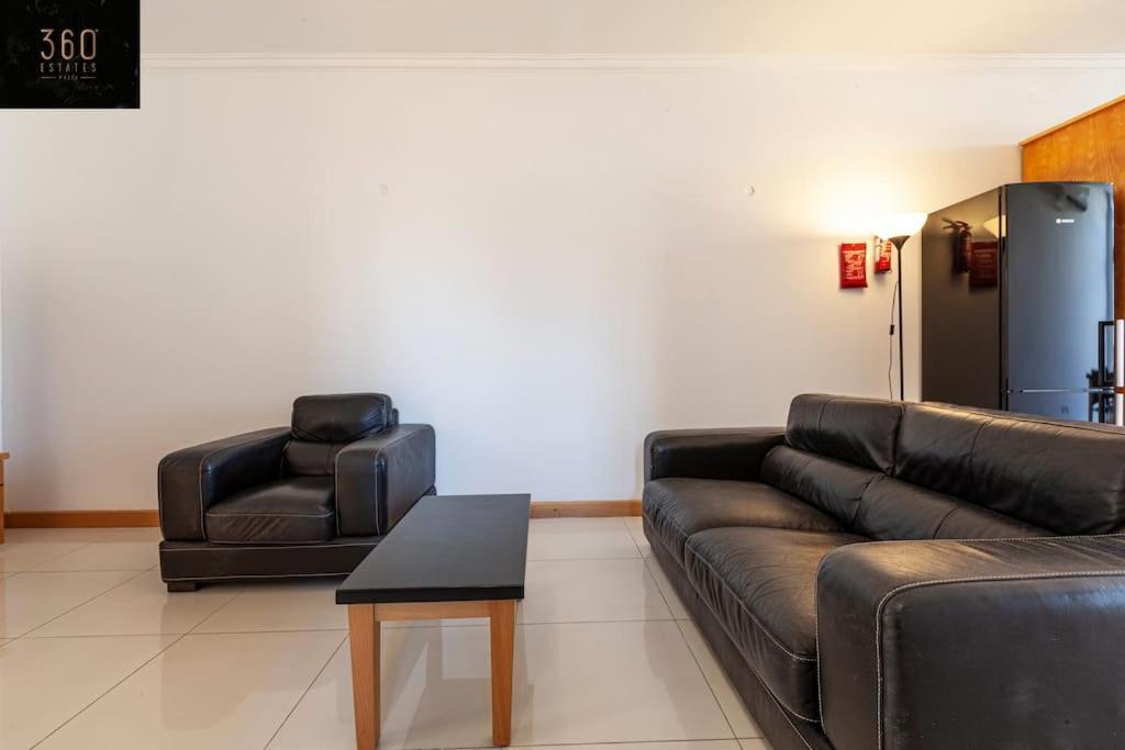 Comfortable Penthouse, Served With Lift, Wifi & Ac By 360 Estates Gzira Exterior foto