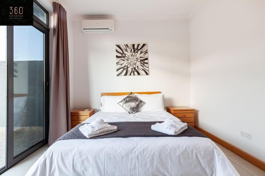 Comfortable Penthouse, Served With Lift, Wifi & Ac By 360 Estates Gzira Exterior foto