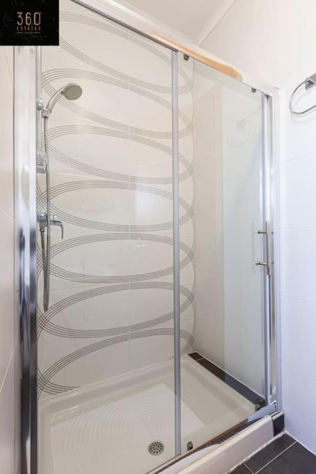 Comfortable Penthouse, Served With Lift, Wifi & Ac By 360 Estates Gzira Exterior foto