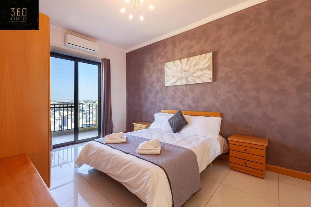 Comfortable Penthouse, Served With Lift, Wifi & Ac By 360 Estates Gzira Exterior foto
